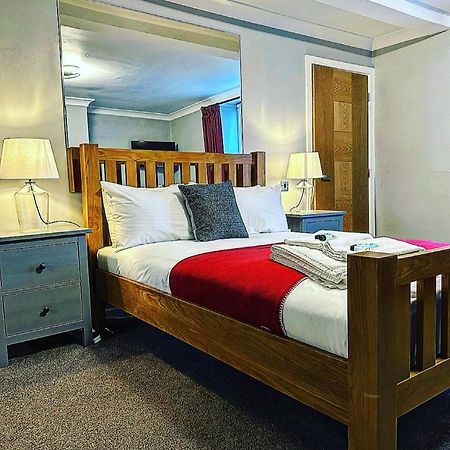 The Hinds Head Hotel Chorley  Buitenkant foto