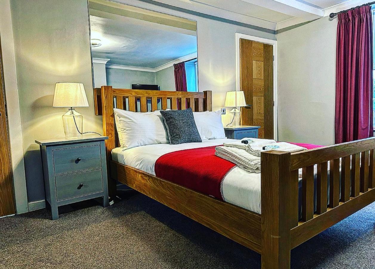 The Hinds Head Hotel Chorley  Buitenkant foto